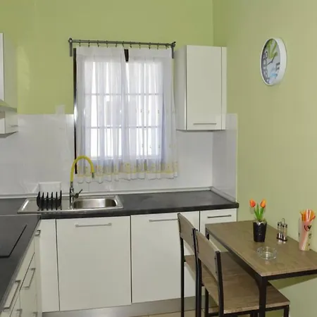 Beautiful And Luxurious With Heated Pool And Free Wi-fi In Playa Blanca. Коста Бланка