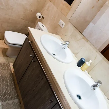Beautiful And Luxurious With Heated Pool And Free Wi-fi In Playa Blanca. Вилла
