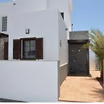 Beautiful And Luxurious With Heated Pool And Free Wi-fi In Playa Blanca. 빌라 *
