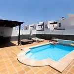 Beautiful And Luxurious With Heated Pool And Free Wi-fi In Playa Blanca. 빌라 *