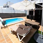 Beautiful And Luxurious With Heated Pool And Free Wi-fi In Playa Blanca.