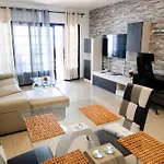 Beautiful And Luxurious With Heated Pool And Free Wi-fi In Playa Blanca. 빌라 플라야블랑카
